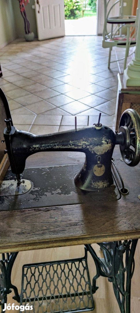 Antic Singer varrógép eladó