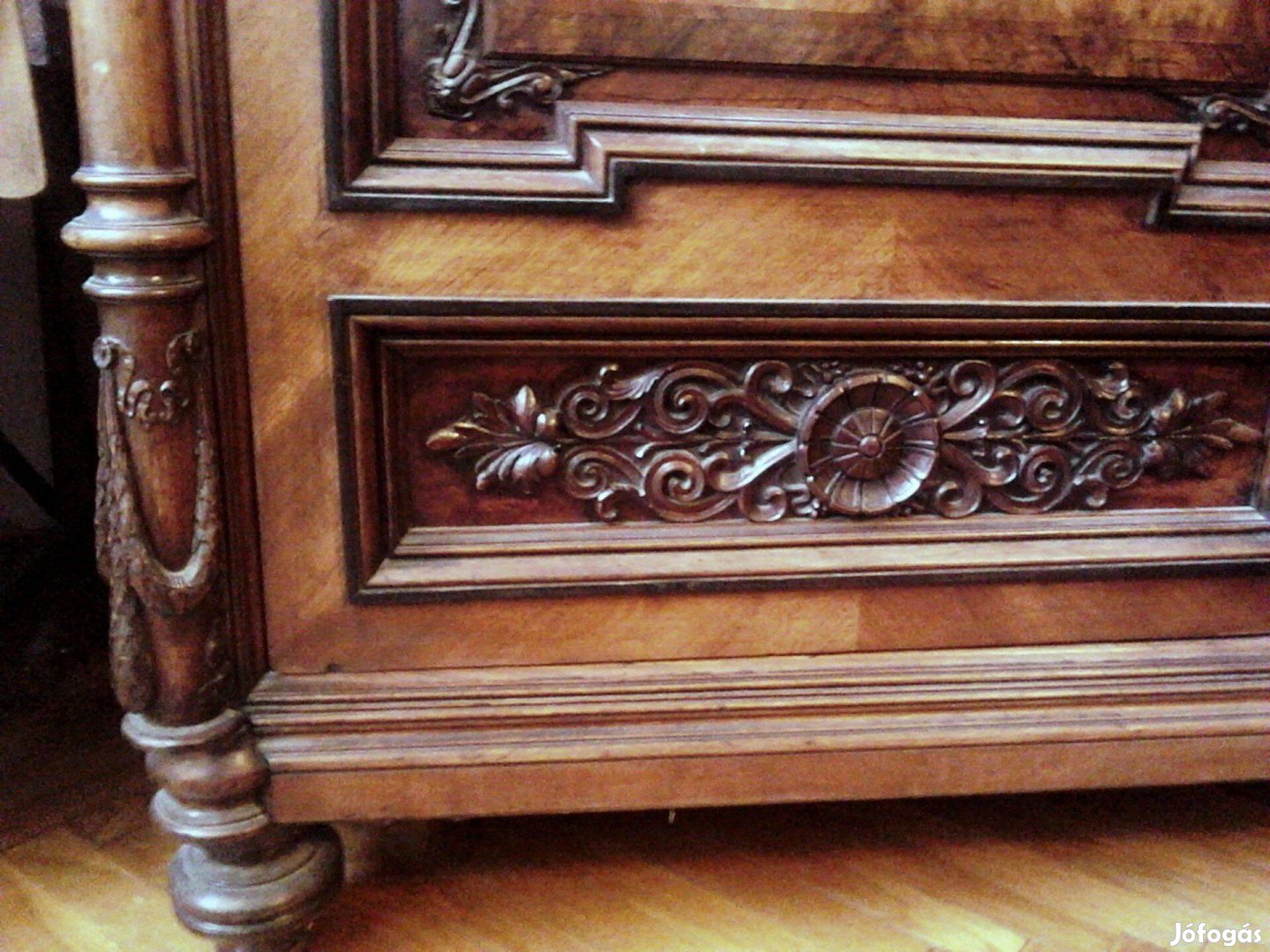 Antik 3 ajtós szekrény eladó
