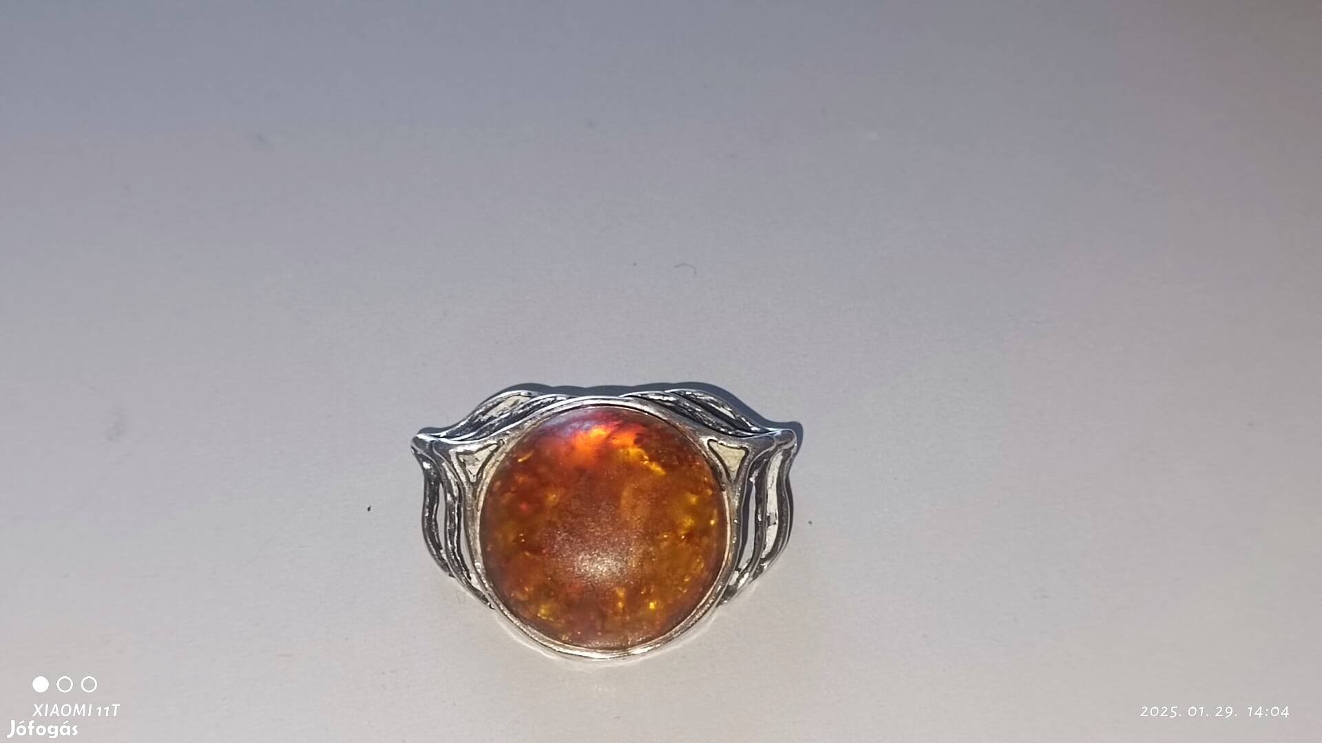 Antik Art Deco stílusú gyönyörű 925 ös ezüst melltű borostyánnal 