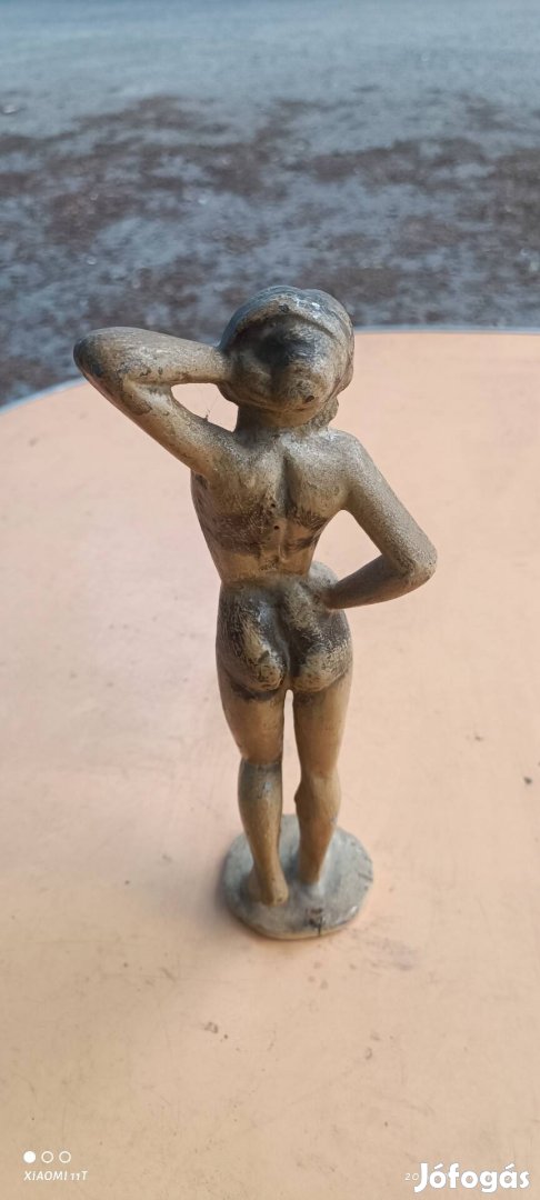 Antik Art act fémszobor. Posta 