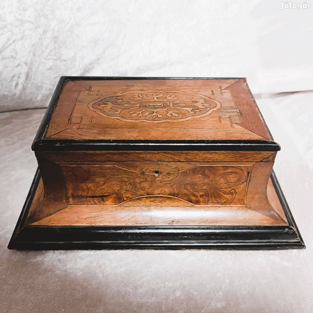 Antik Biedermeier intarziás díszdoboz ékszertartó 19. sz.