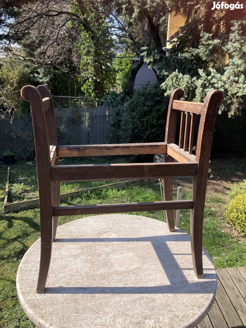 Antik Fésűlködöszék