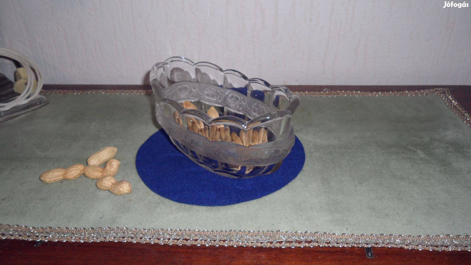 Antik "Míves" asztali (nehéz) csiszolt üveg kínáló, tál a múltból