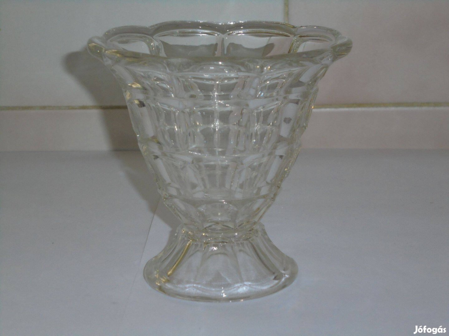 Antik, régi szép üveg váza eladó