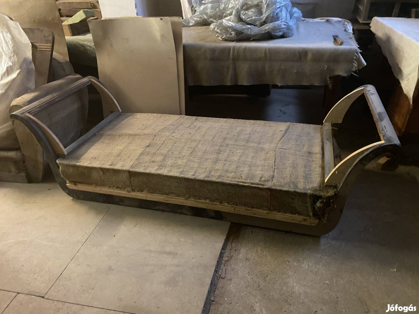 Antik ágy egyszemélyes