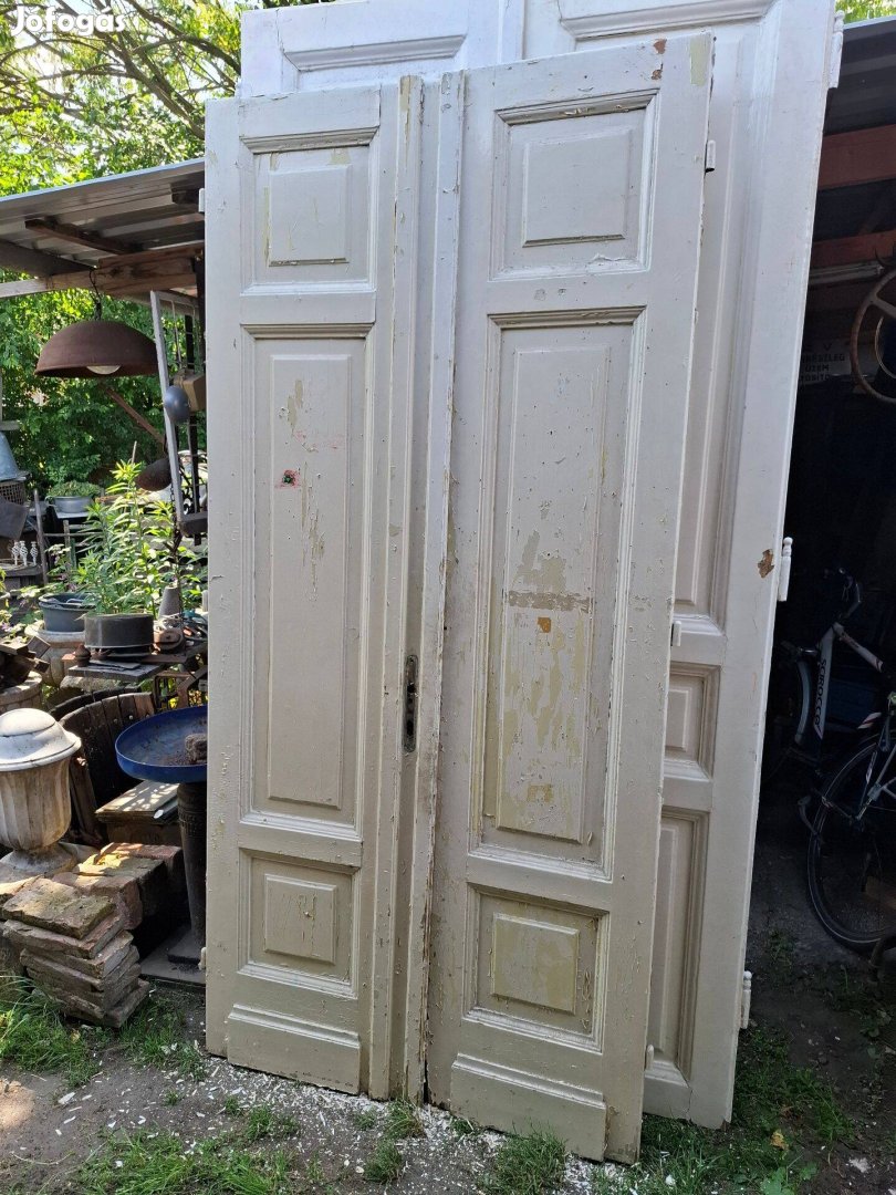 Antik ajtó polgári