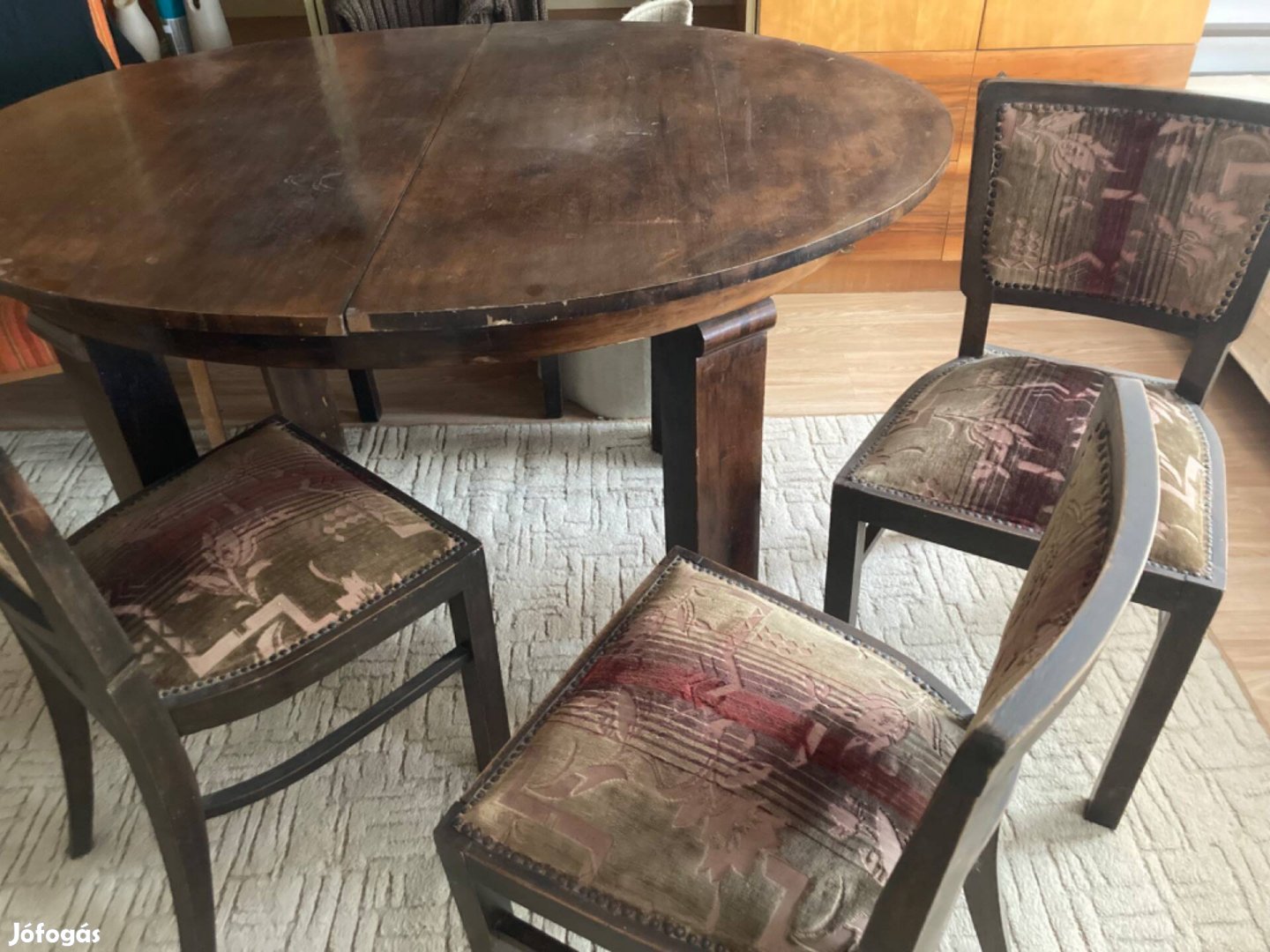Antik asztal 4 székkel