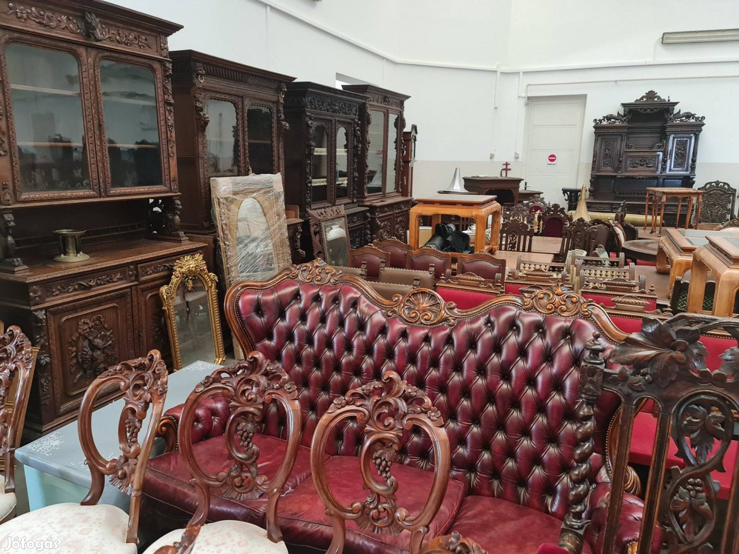 Antik bútor , chesterfield  ,barokk ,reneszánsz  , empíre ,ónémet 