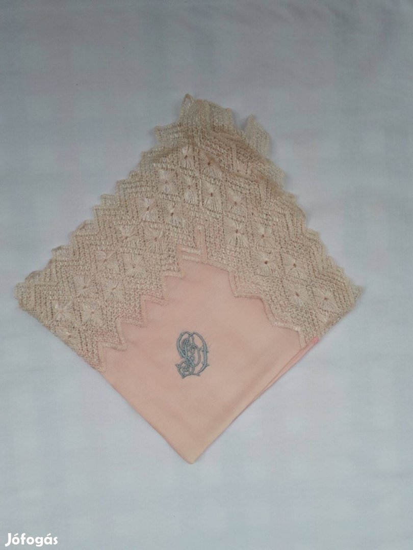 Antik csipkés zsebkendő, hímzett monogrammal