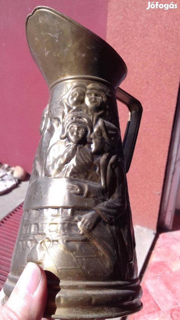 Antik domborműves réz kiöntő kancsó kb 1 l-es