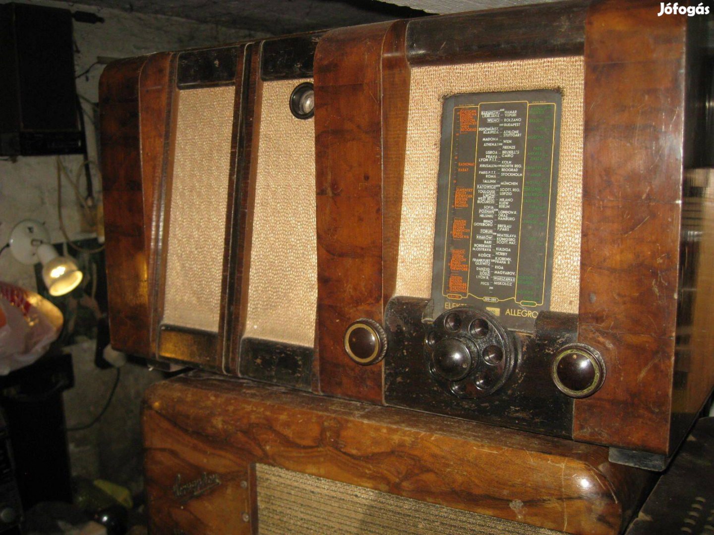 Antik elektroncsöves rádió