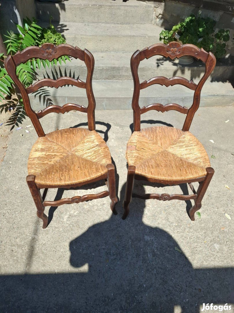 Antik faragott kemeny fa székek! 2db