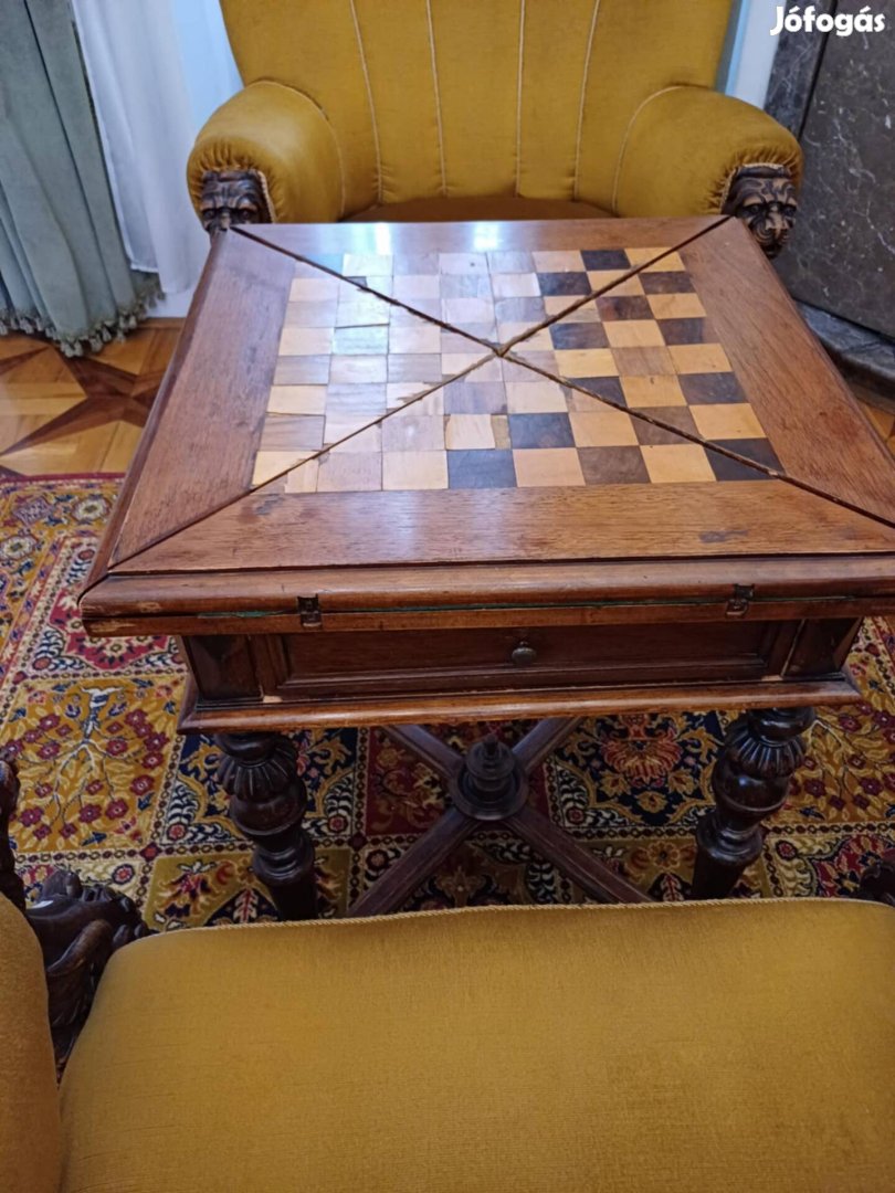 Antik intarziás sakk asztal