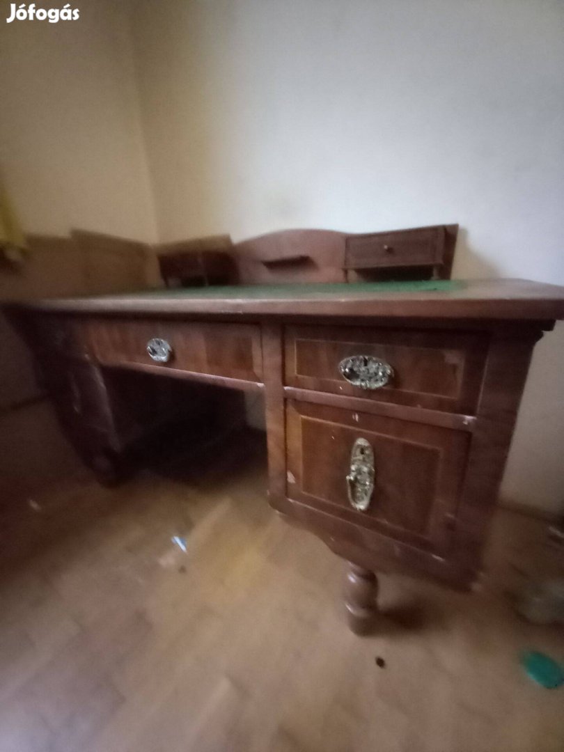 Antik íróasztal, jó állapotban eladó