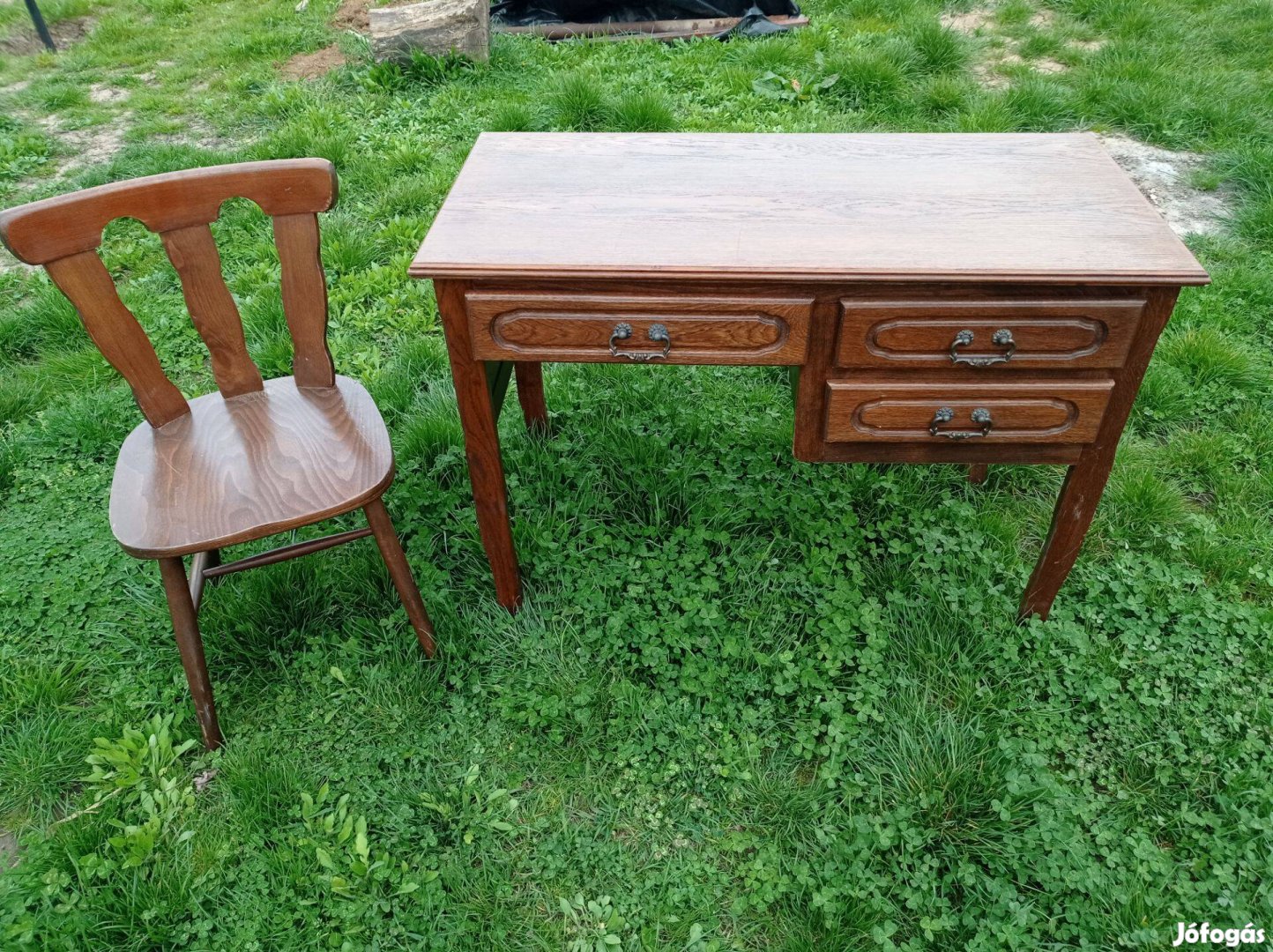 Antik jellegű íróasztal, szék