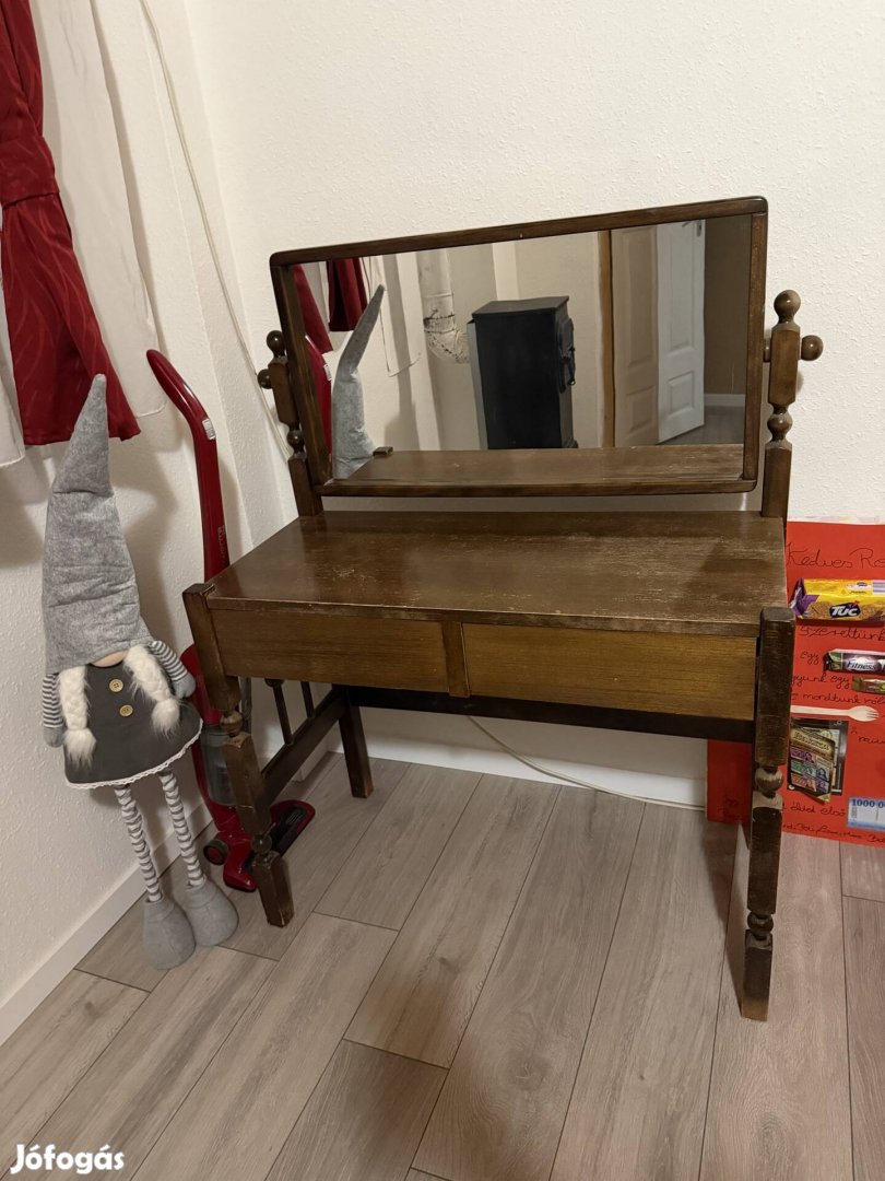 Antik jellegű tömörfa fésülködőasztal dönthető tükörrel
