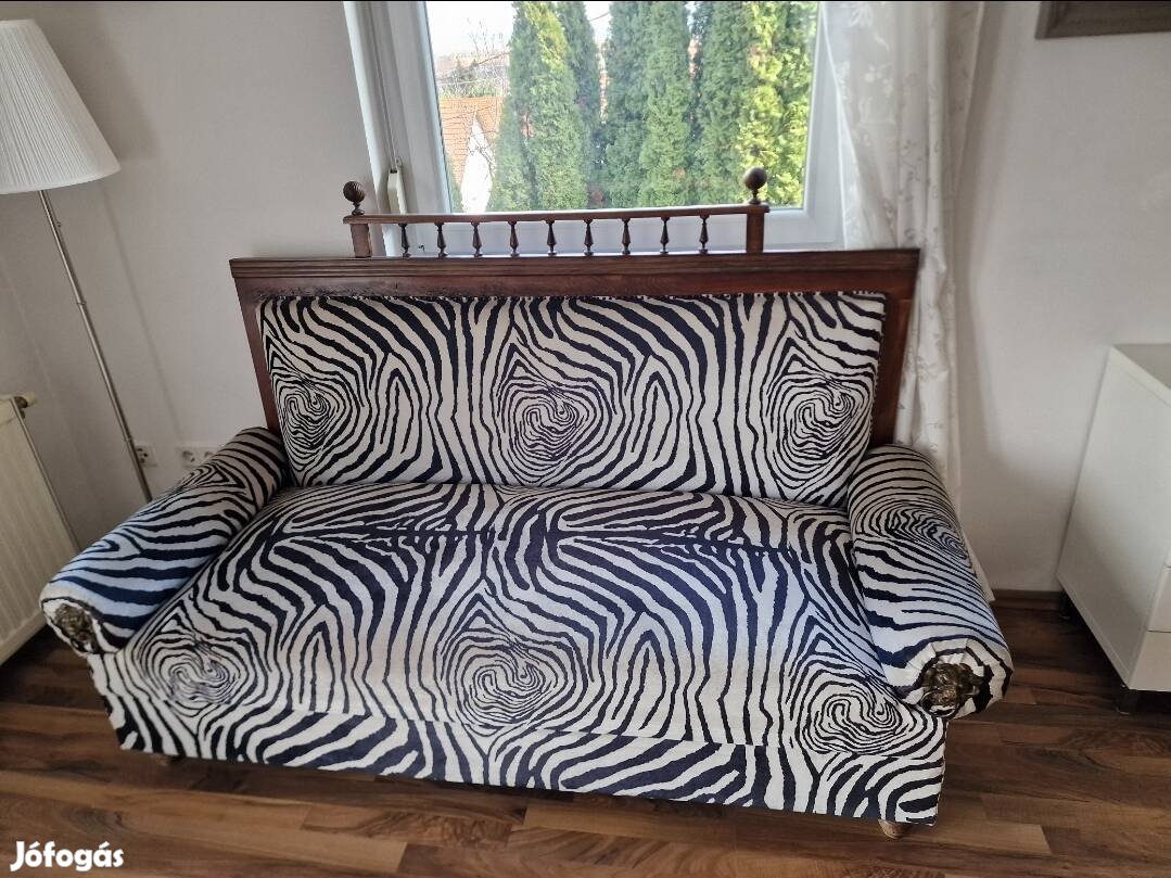 Antik kanapé 