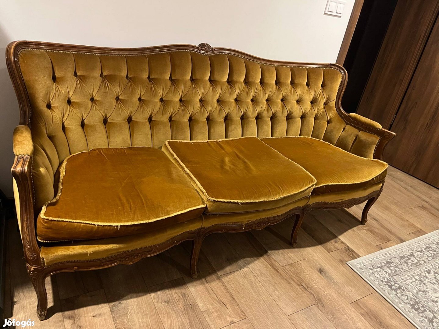 Antik kanapé szép megkímélt állapotban