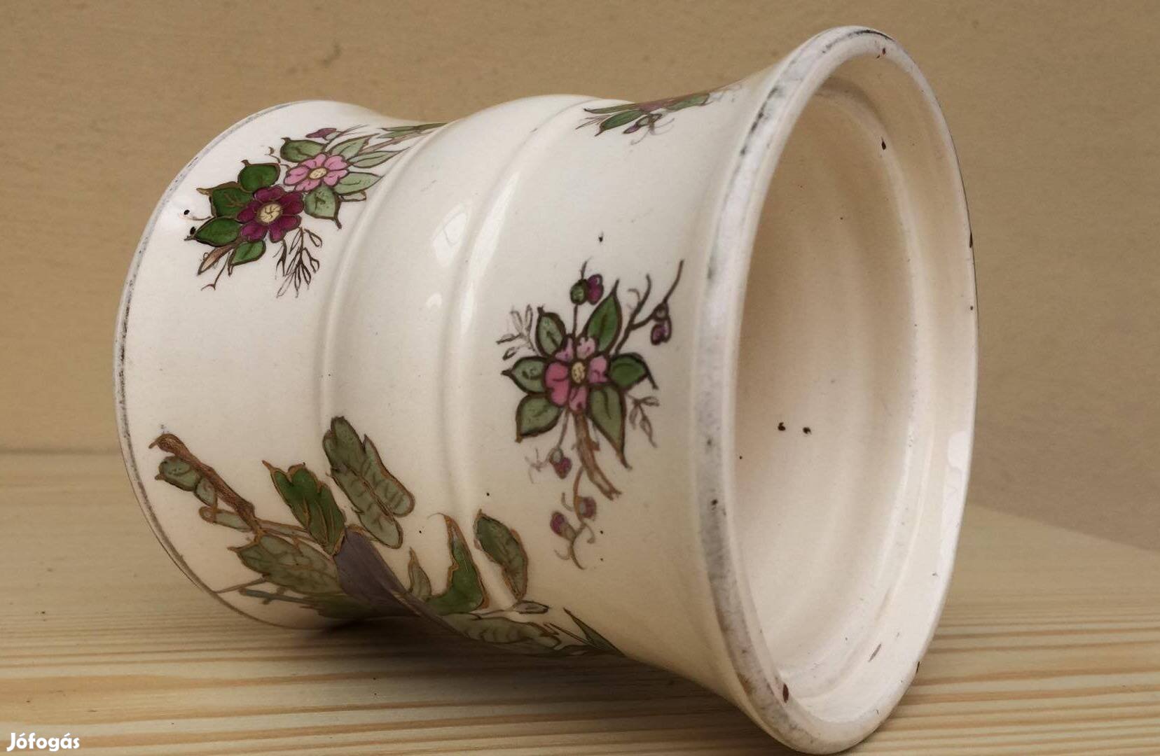 Antik kézzel festett különleges formájú mázas kerámia tároló edény