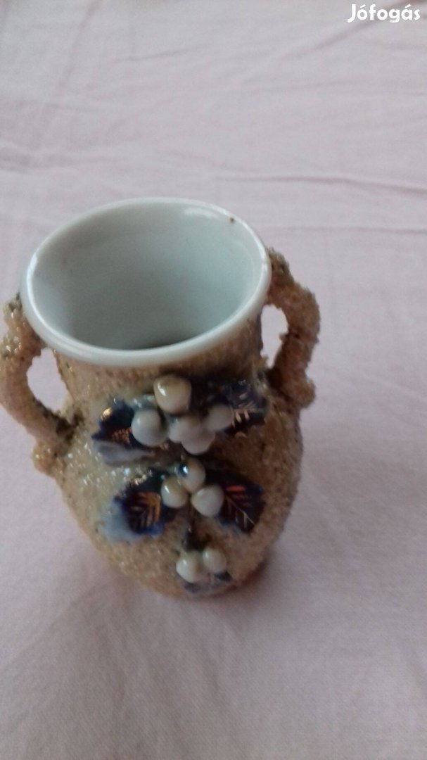 Antik kis kőporcelán váza