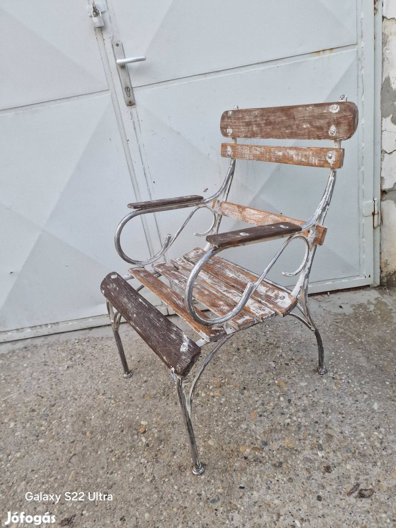 Antik korabeli kerti szék polgári kerti szék thonett dizájn