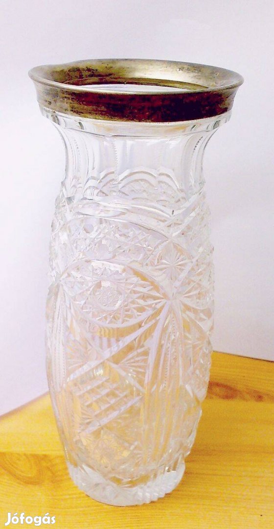 Antik kristály váza. Ezüst karimás Monarchiás fémjelzéssel