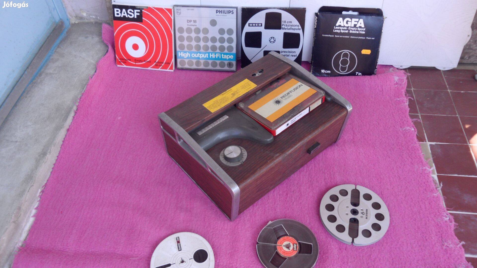 Antik nagy kazettával szalagos Diffusion 4 sávval kiv.