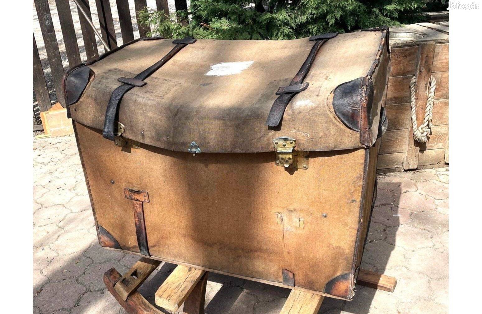 Antik nagy méretű jelzett M. Würzl Söhne régi hajókoffer
