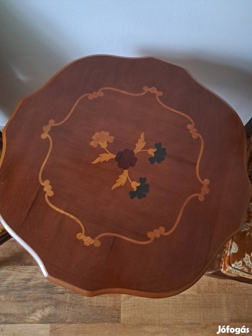 Antik neobarokk intarziás felhő asztal