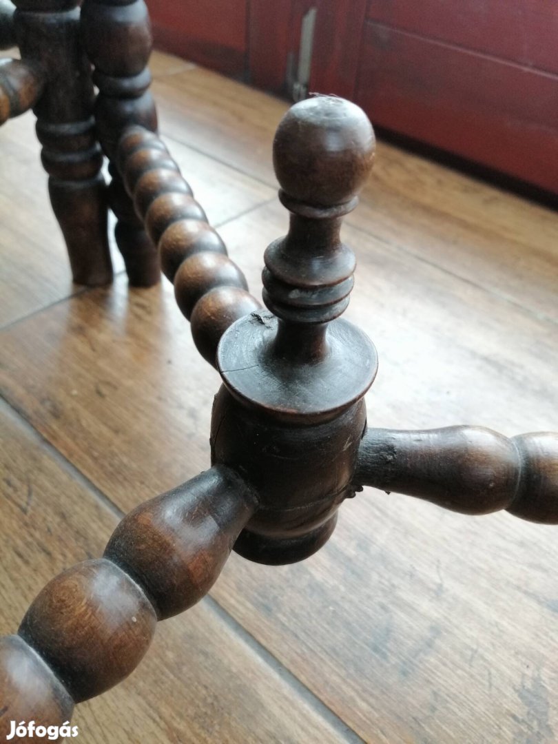 Antik neoreneszánsz asztalszék.