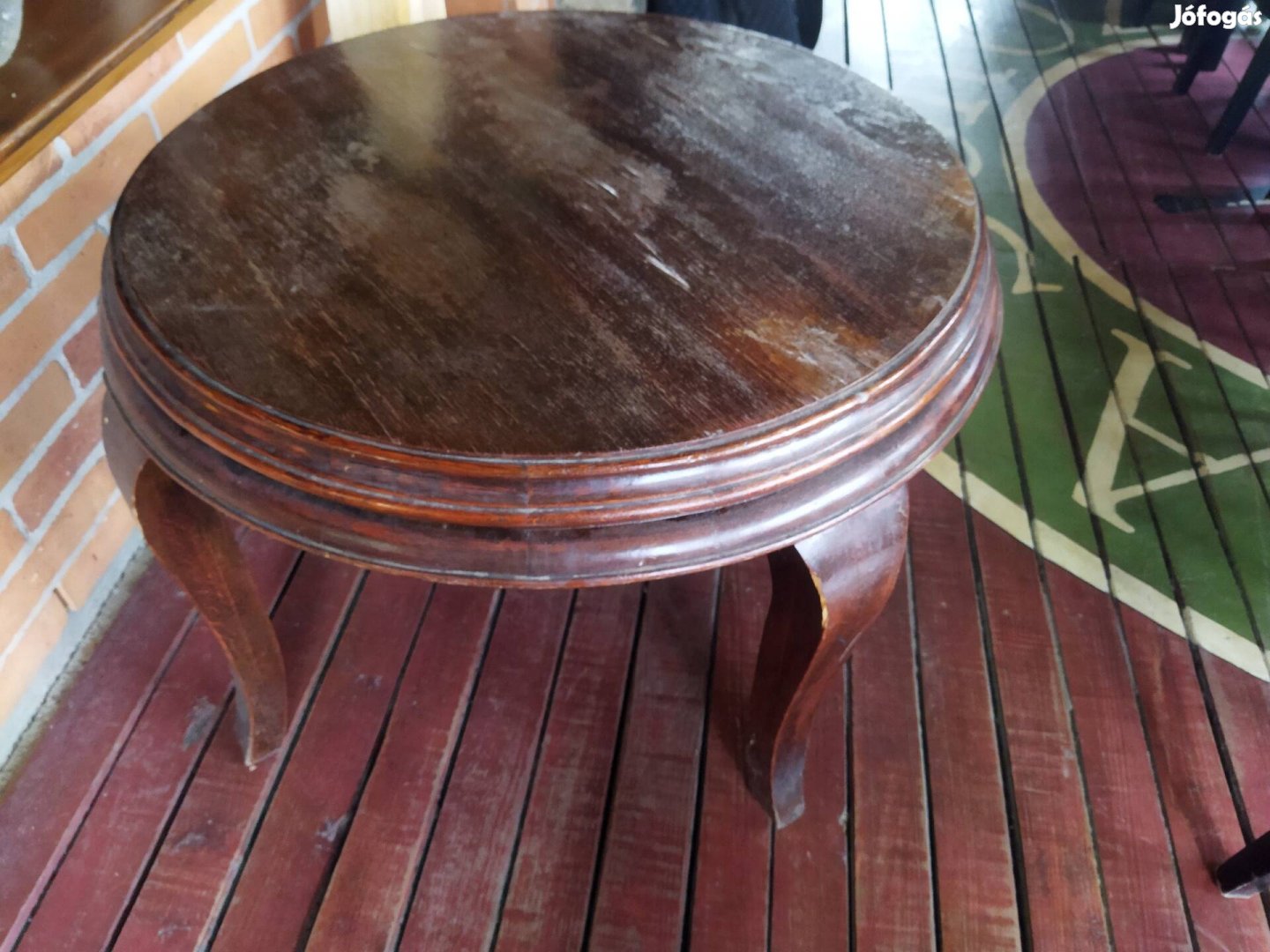 Antik onemet kör alakú asztal 