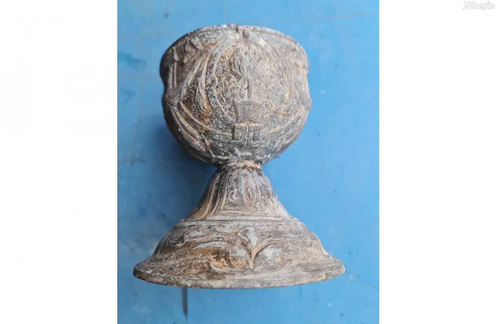 Antik öntött bronz serleg kehely lámpa talp