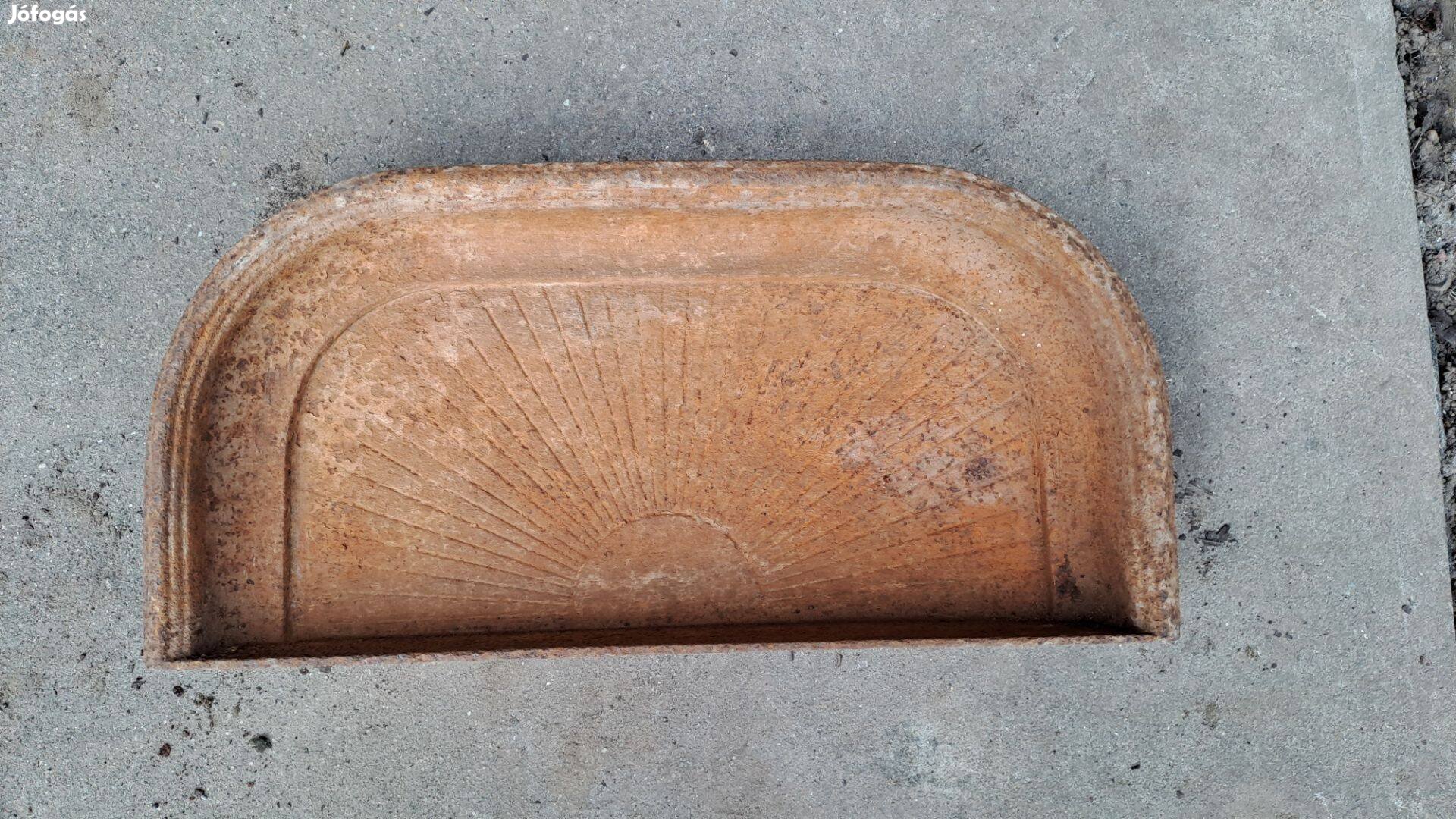 Antik öntött vas kandalló előtét