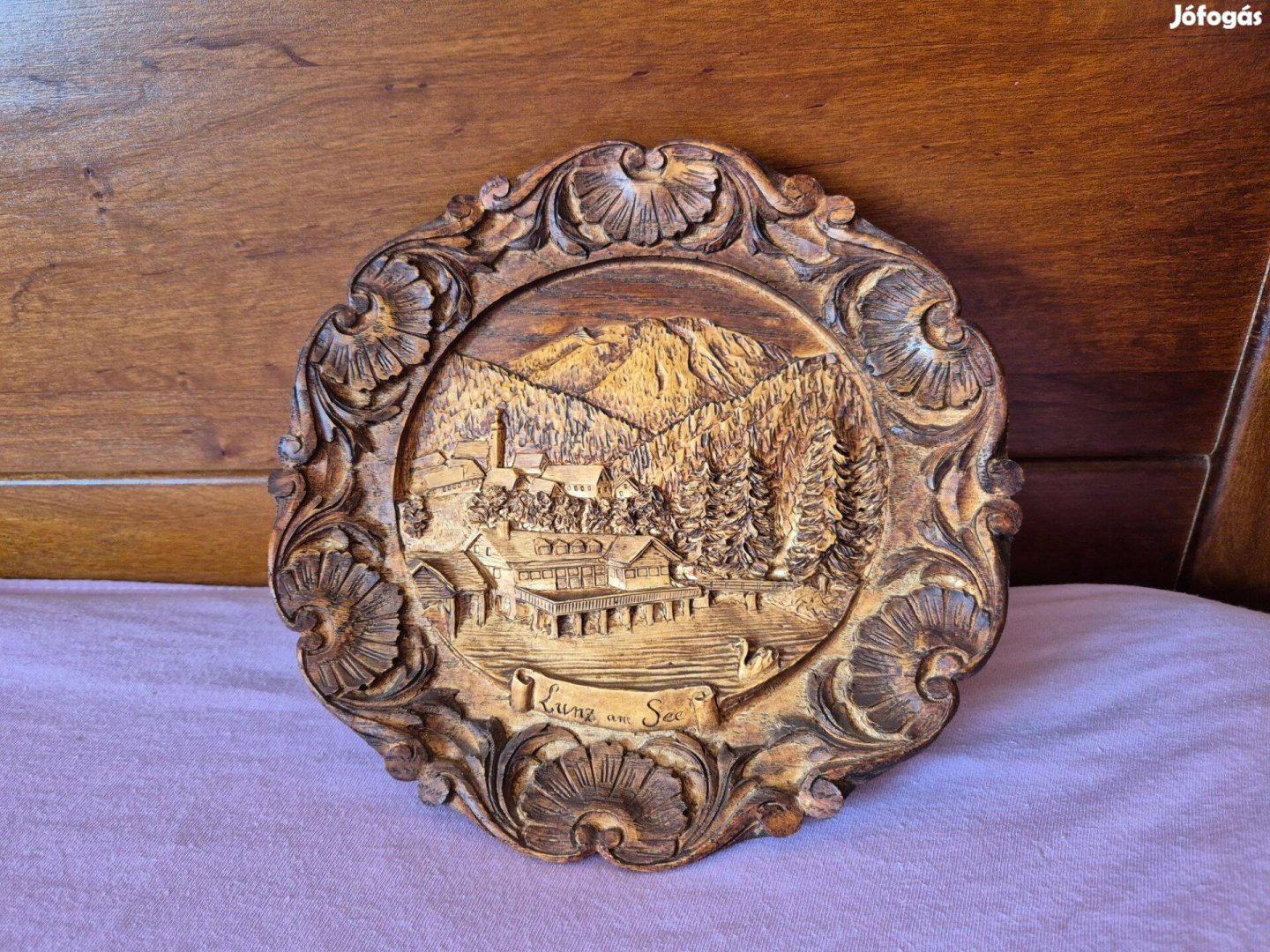 Antik osztrák kézzel faragott keményfa tányér, dísztányér,