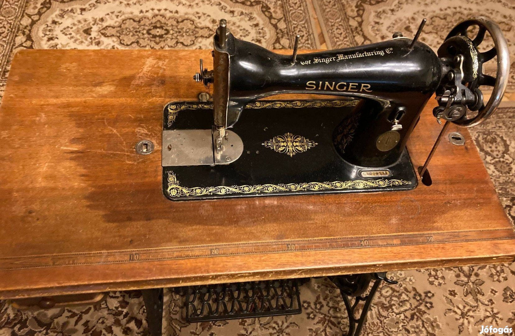 Antik pedálos Singer varrógép
