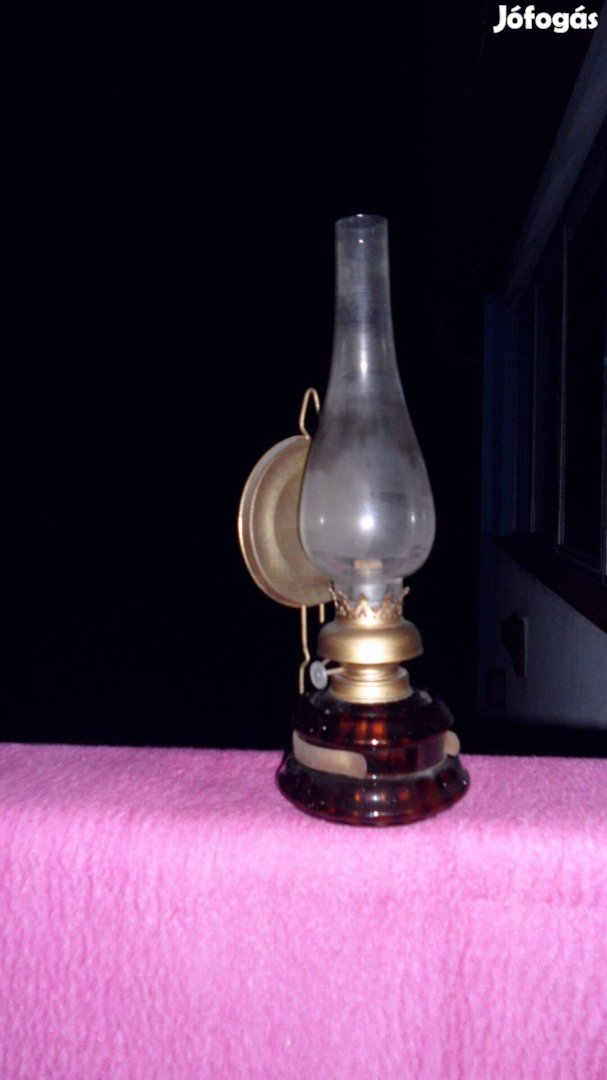 Antik petróleum lámpa füst üvegtest kör égőfejes míves réz foglalat