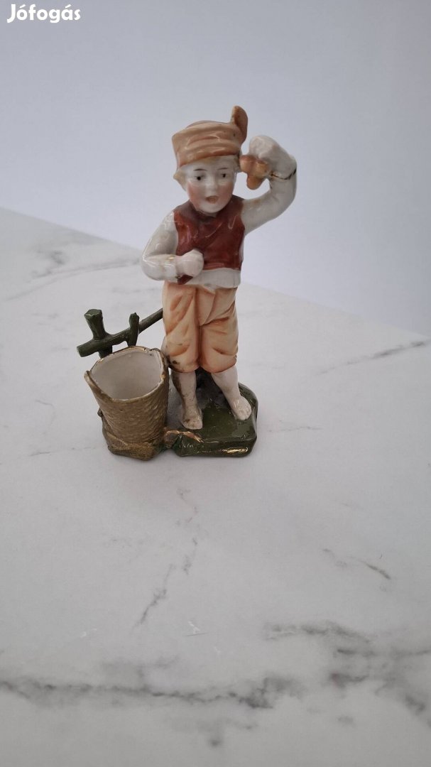 Antik porcelán fajansz figura