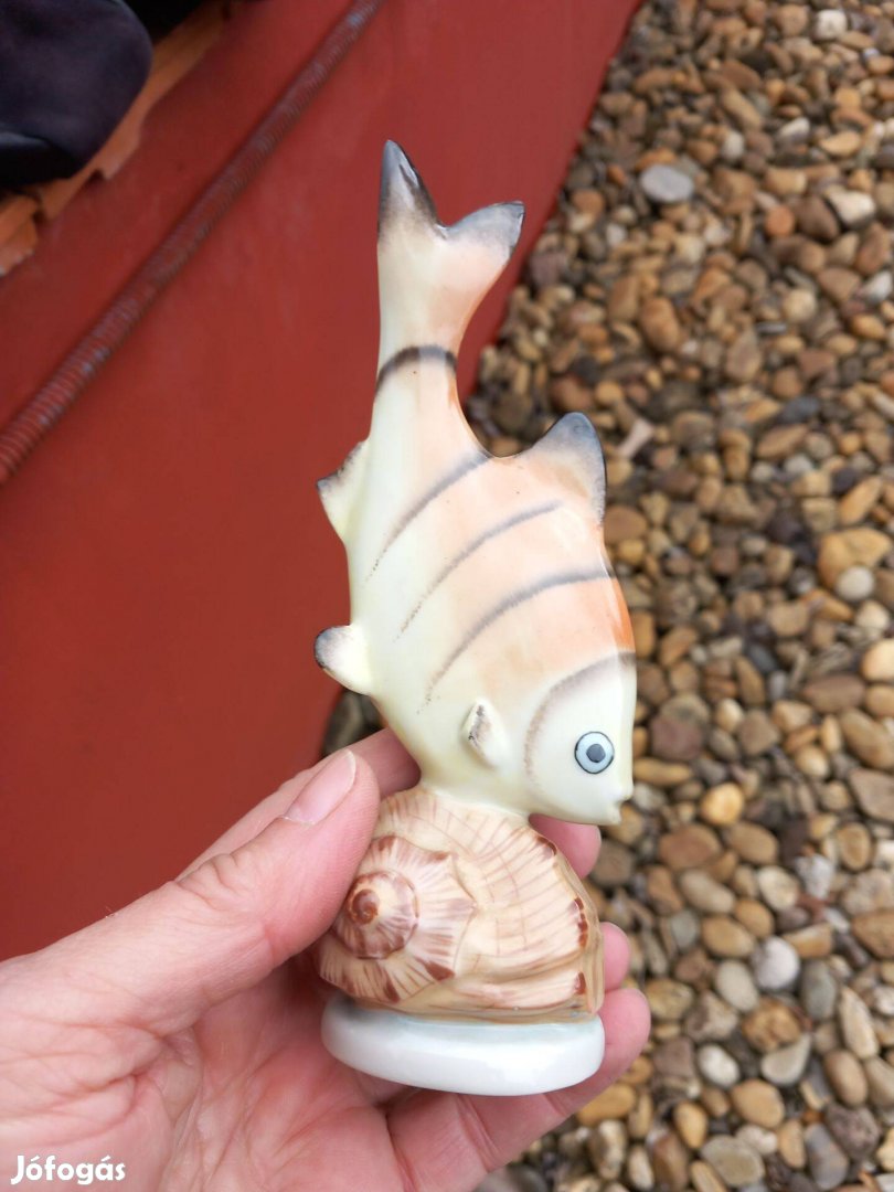 Antik porcelán nipp figura hal kagylóval Drasche
