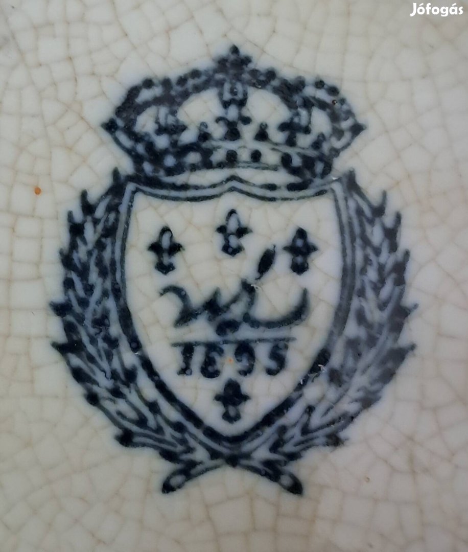 Antik porcelán tál díszes bronz talapzaton