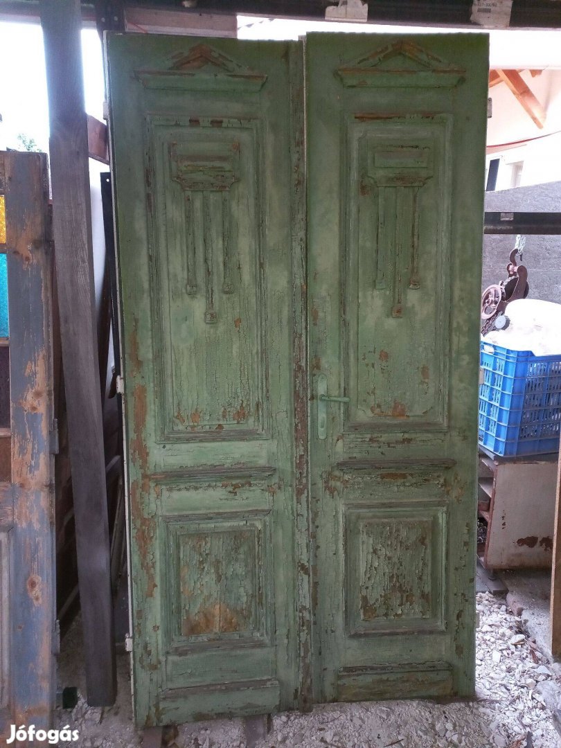 Antik régi ajtó
