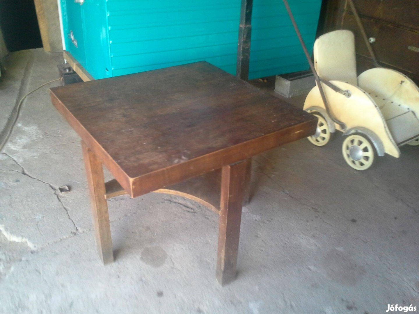 Antik régi ritka kisasztal kis asztal dohányzóasztal 70 cm. Postázom