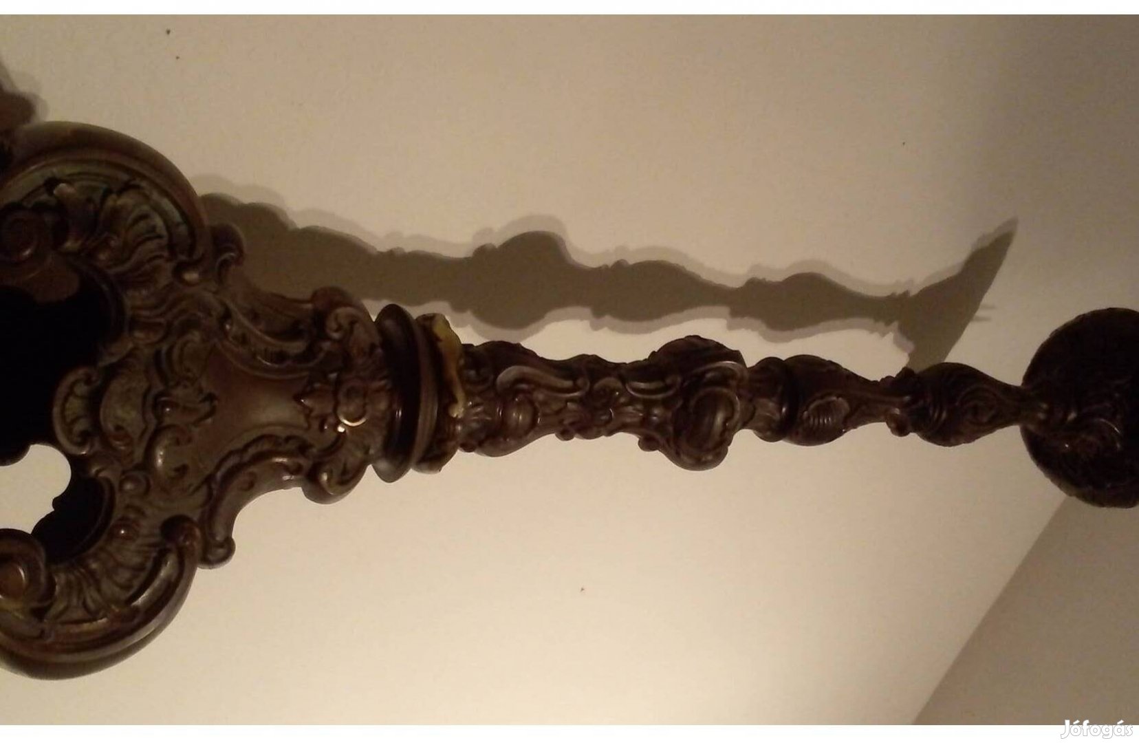 Antik régi ritkaság 1700-évek főtemplom elegáns bronz gyertyatartó