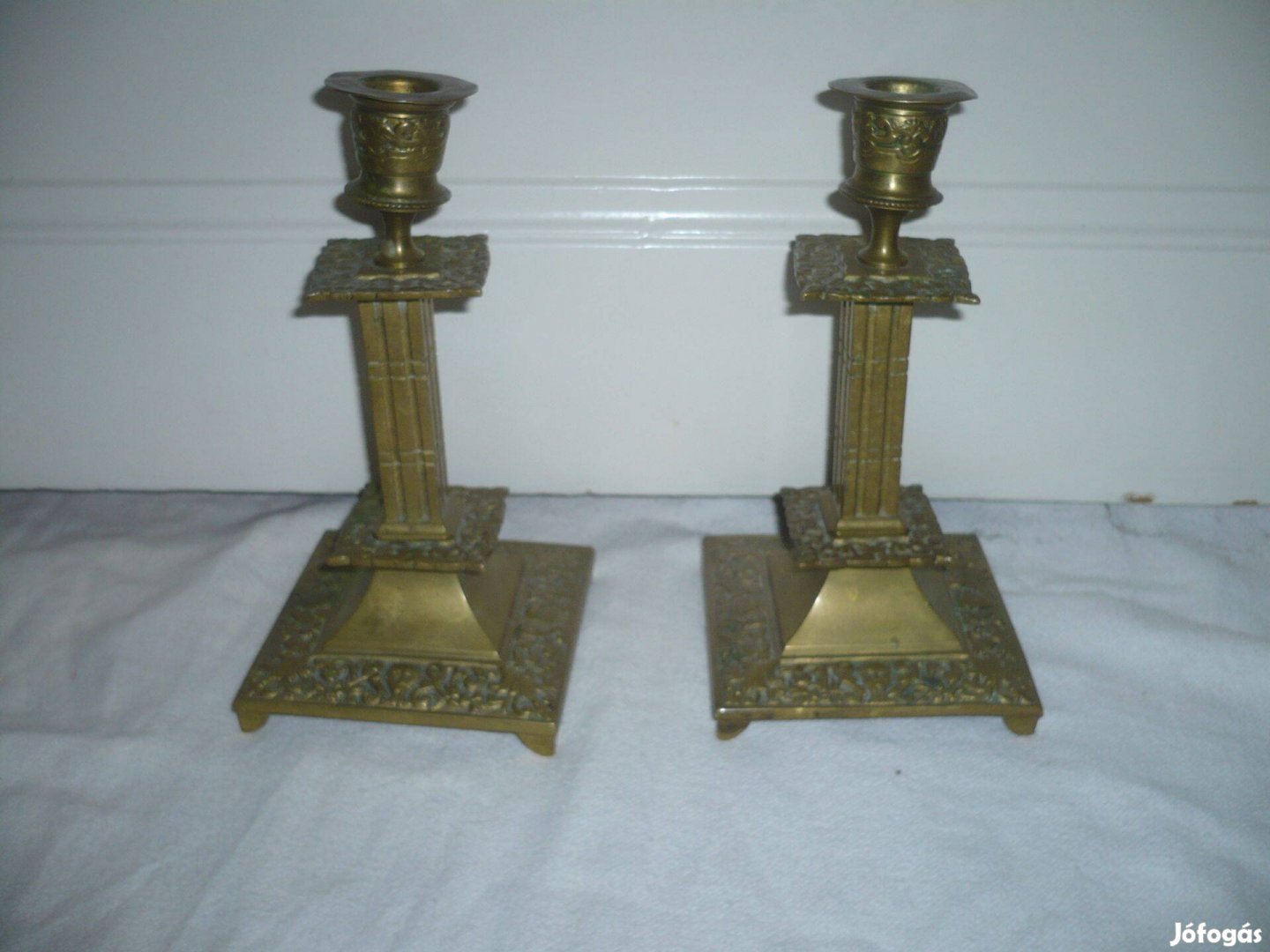 Antik réz díszes gyertyatartó pár