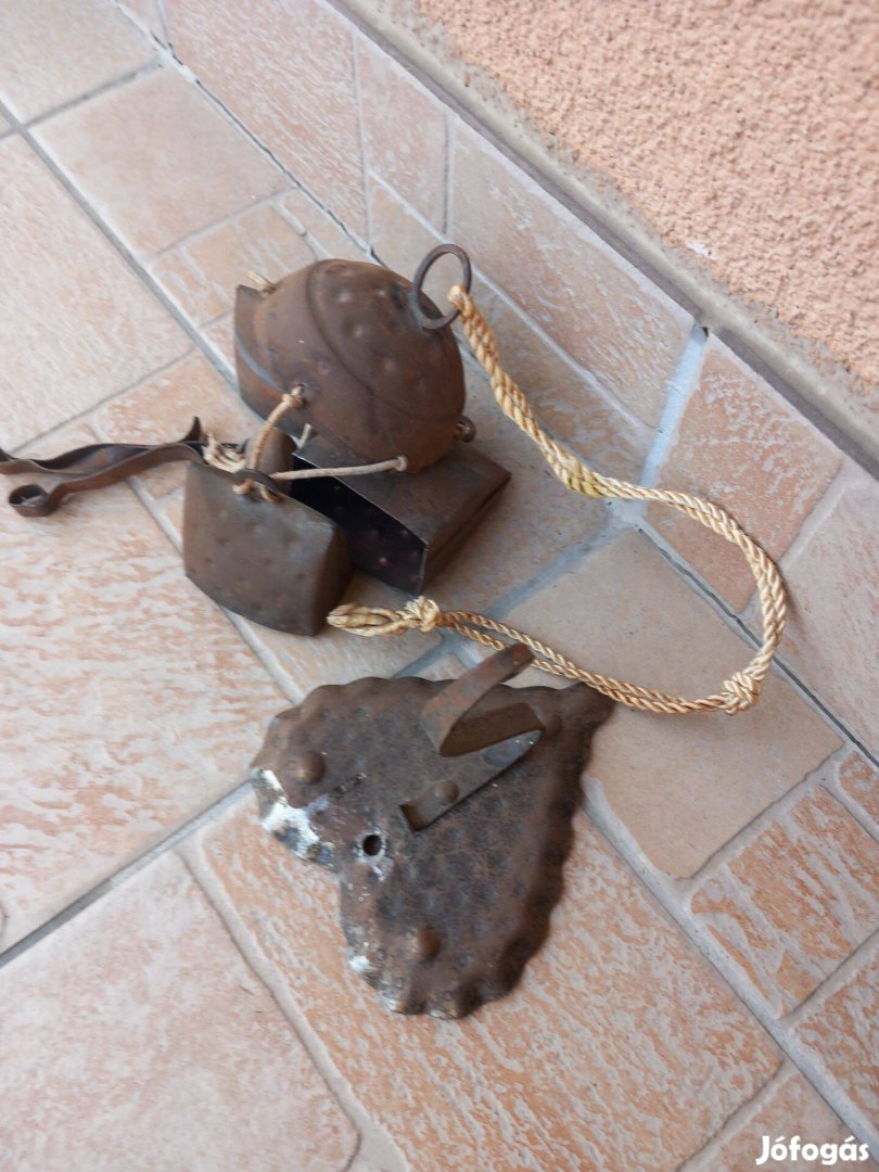 Antik sárga réz kolomp ajtó csengő szélhárfa 3db kolompból