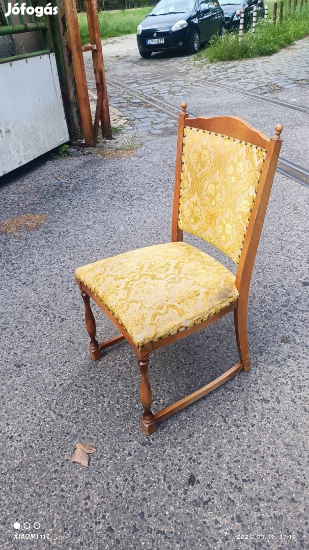 Antik stílusú elegáns szék, kiváló állapotú. 