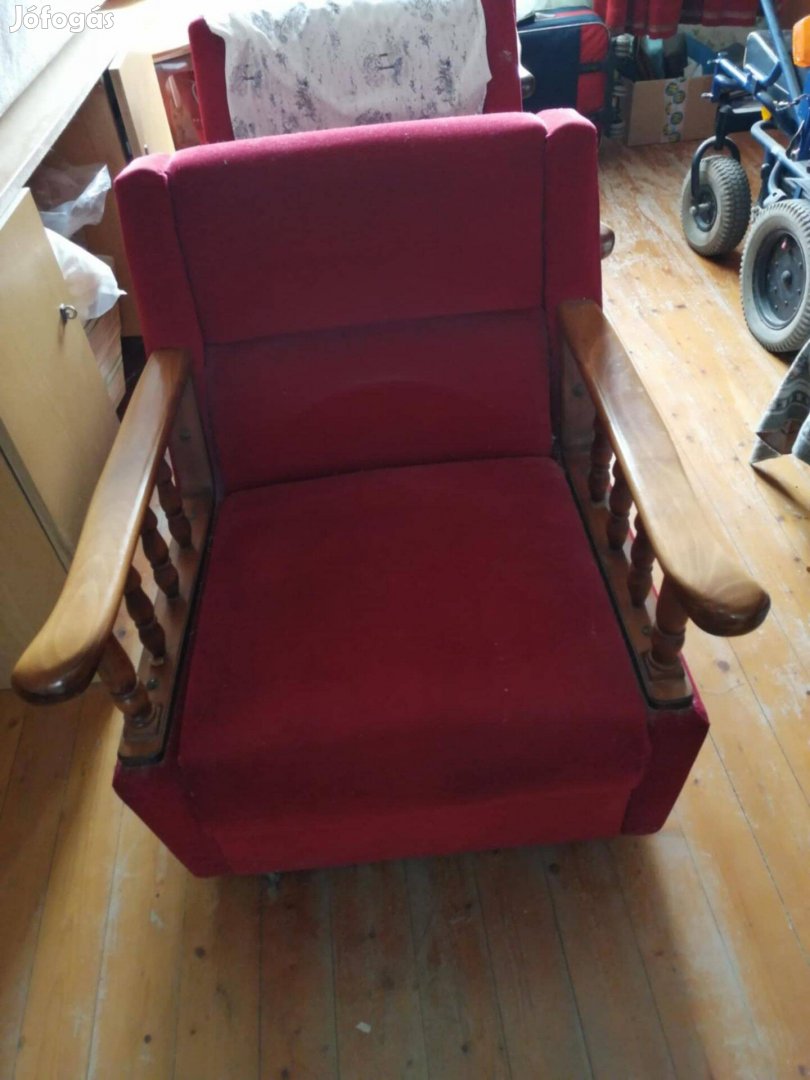 Antik stílusú fotel eladó