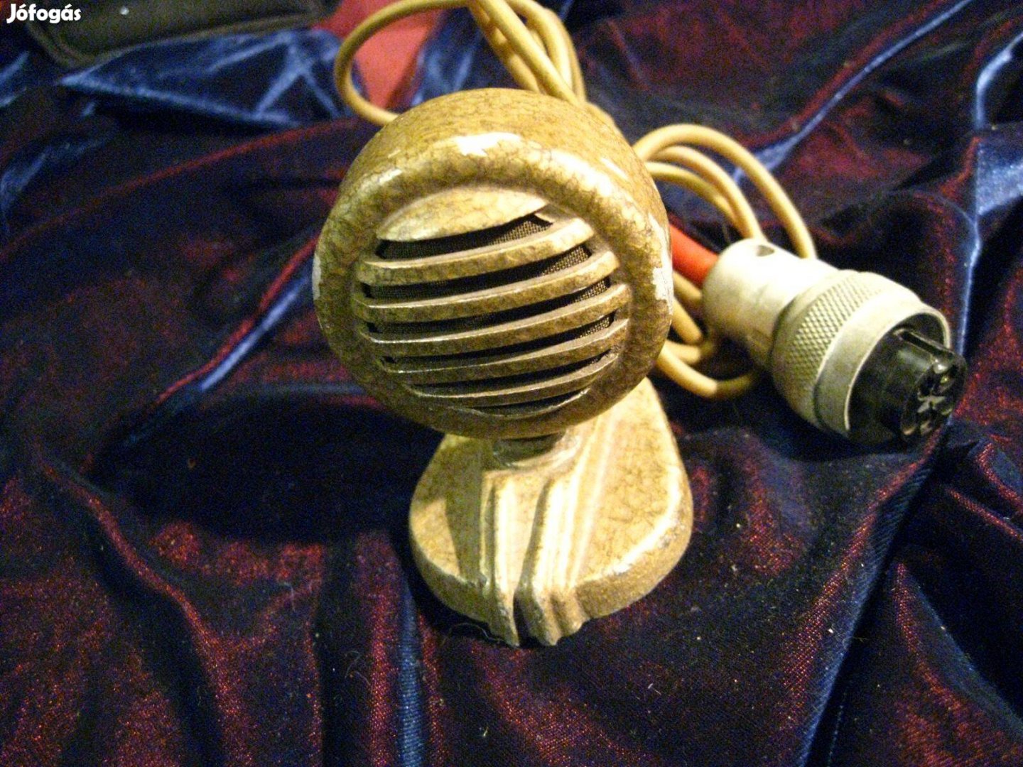 Antik szalagos magnó mikrofonja