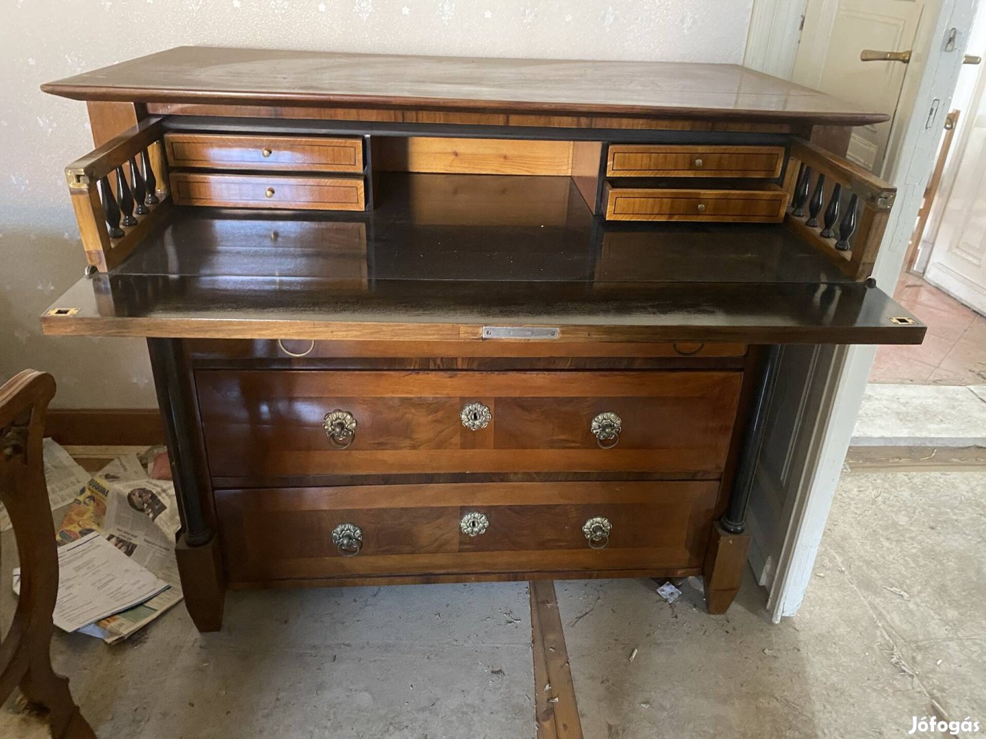 Antik szekretel íróasztal