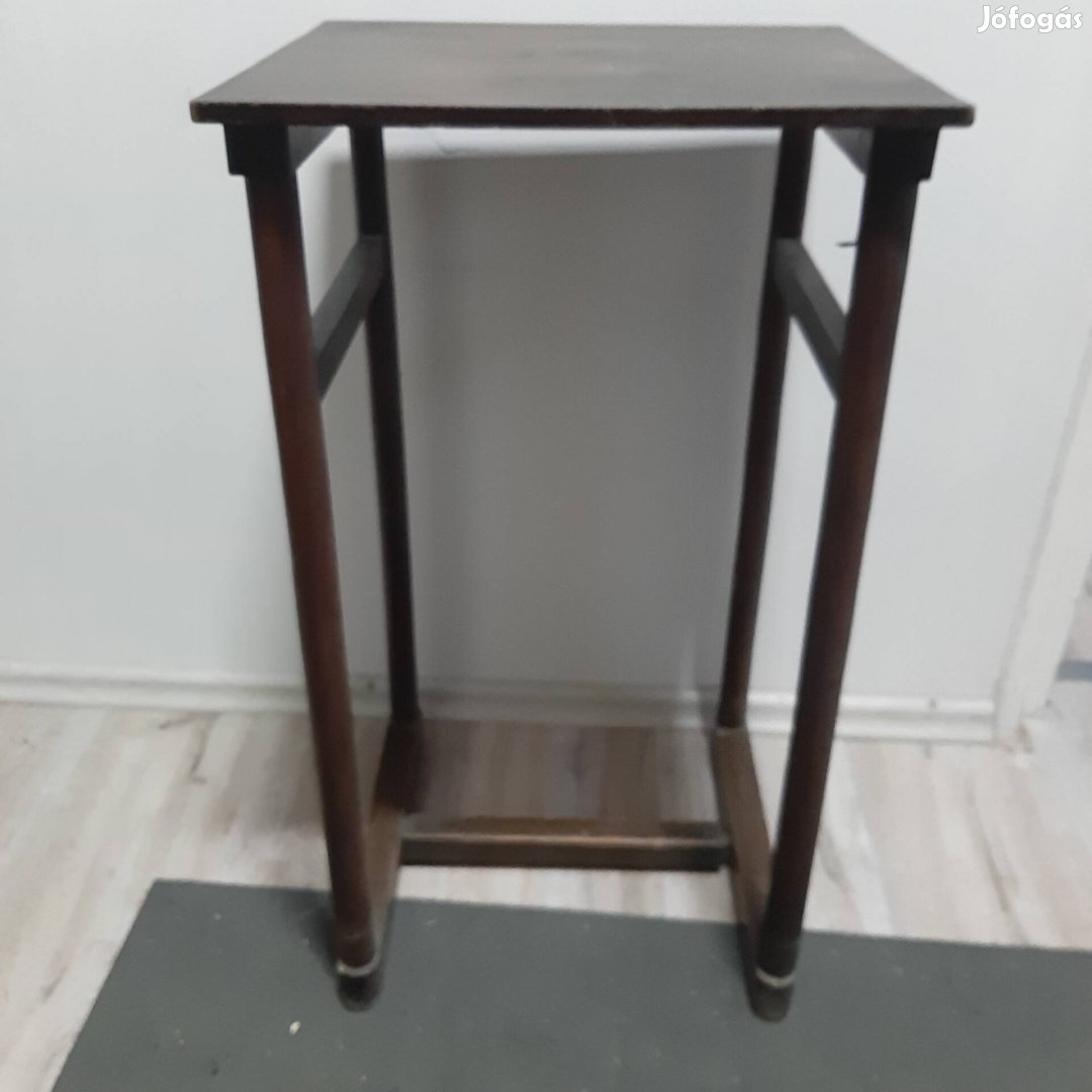 Antik thonet típusú lerakóasztal