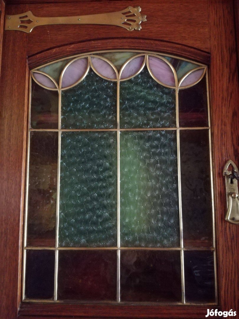 Antik tölgyfa tálalószekrény vitrin Tiffany üveggel